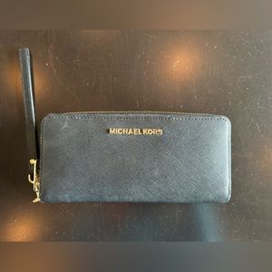 MICHAEL KORS BLACK AND GOLD LARGE WALLET